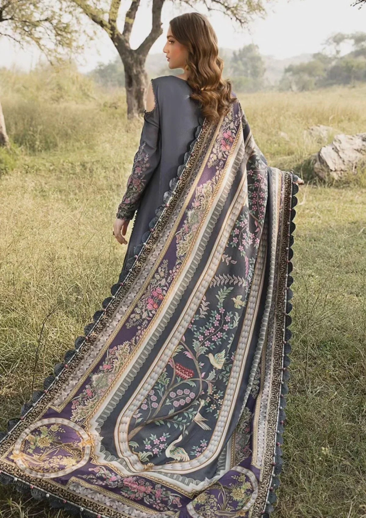 Embroidered Luxury Lawn Unstitched 3Pc | 1047