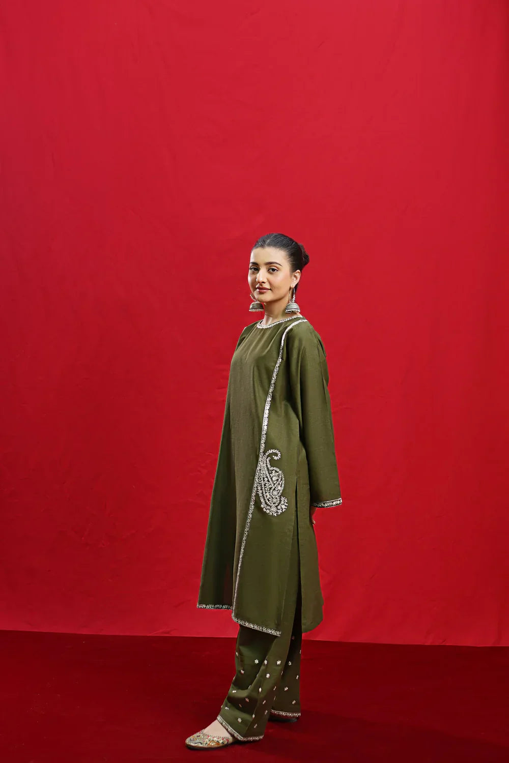 Embroidered Luxury Lawn Unstitched 3Pc | 1068