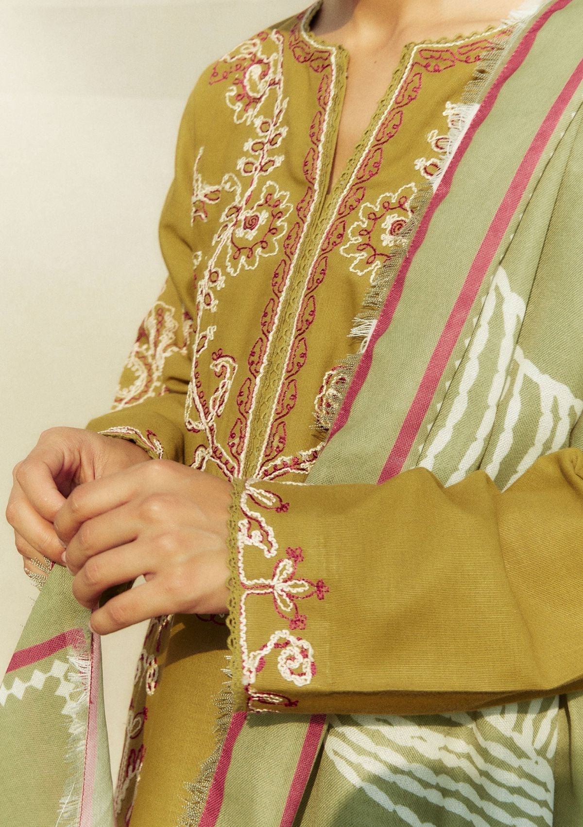 ETHNIC 3PC DHANAK EMBROIDERED SHIRT WITH DHANAK PRINT SHAWL AND TROUSER DN-2040